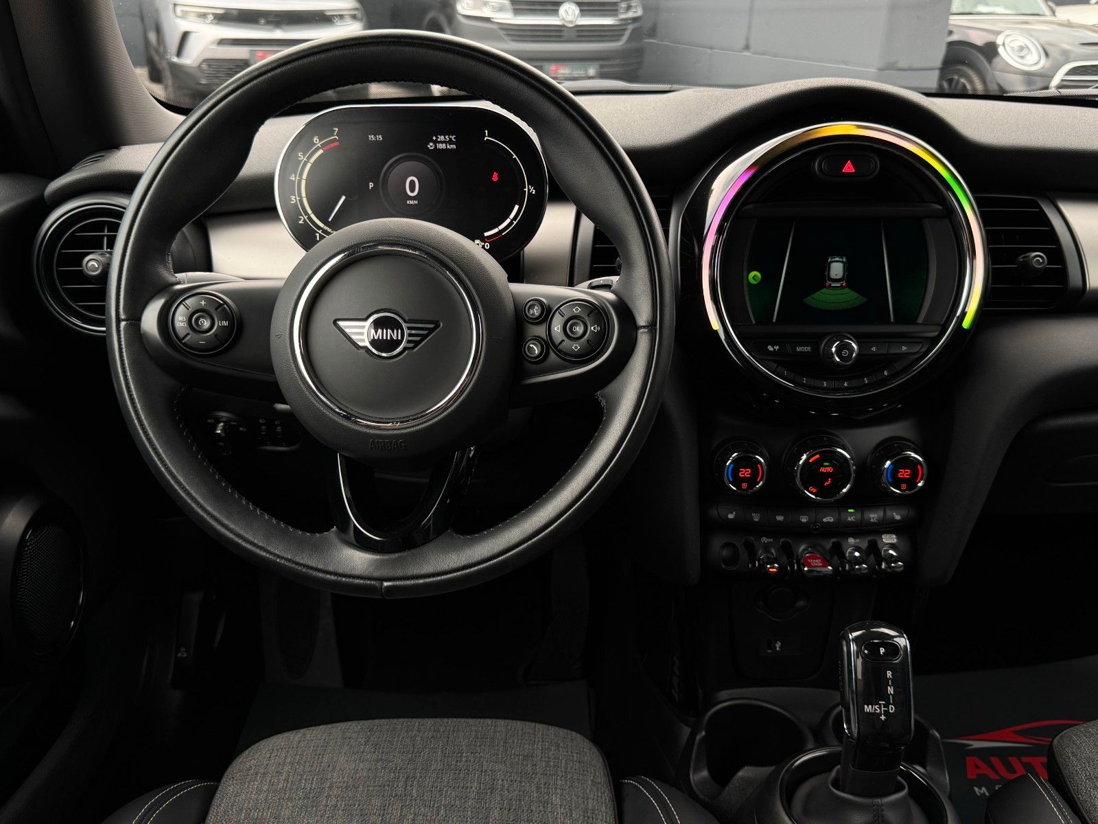 Fahrzeugabbildung MINI ONE Aut. CarPlay Navigation Tempomat PDC SHZ