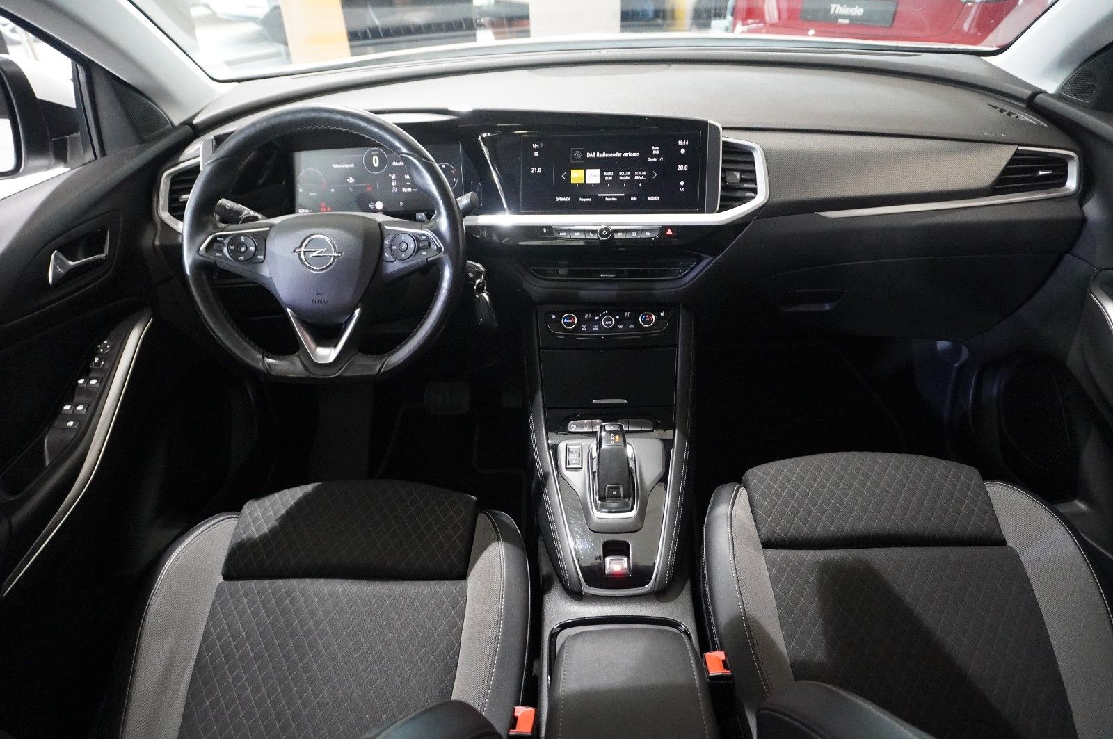 Fahrzeugabbildung Opel Grandland (X) 1.5D ELEGANCE NAVI/LED/KAMERA/AHK