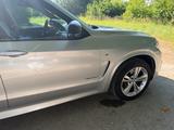 BMW X5 xDrive30d - - silberne BMW X5