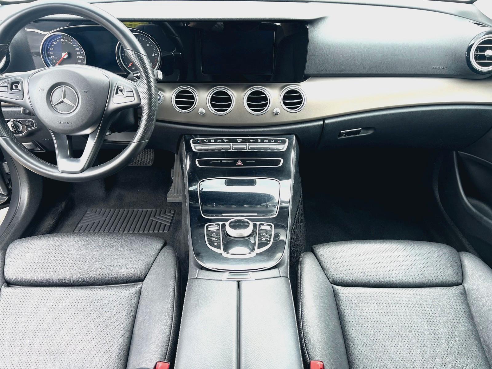 Mercedes-Benz E220d Leder Navi Multib. Standh. Kamera 7-Sitzer