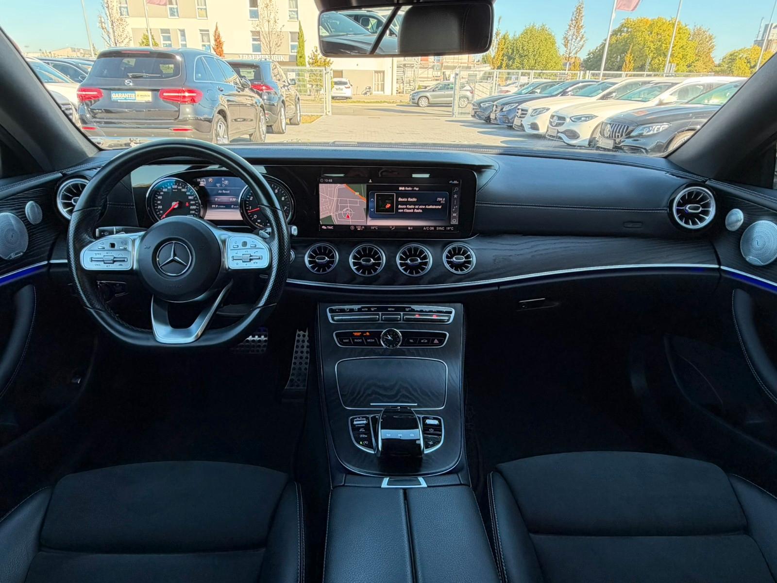 Mercedes-Benz E 200 Coupe 4Matic AMG*DISTR+*PANO*HUD*360°KAME