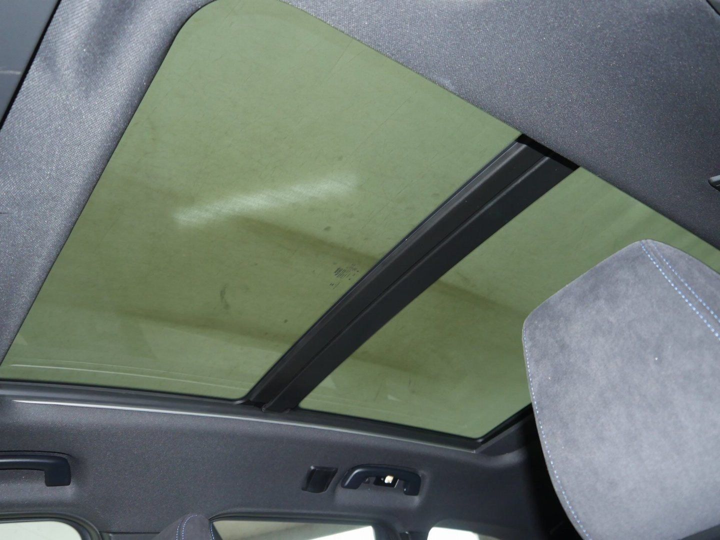 Fahrzeugabbildung BMW X1 sDrive20i | M-Sportpaket | Panorama-Glasdach