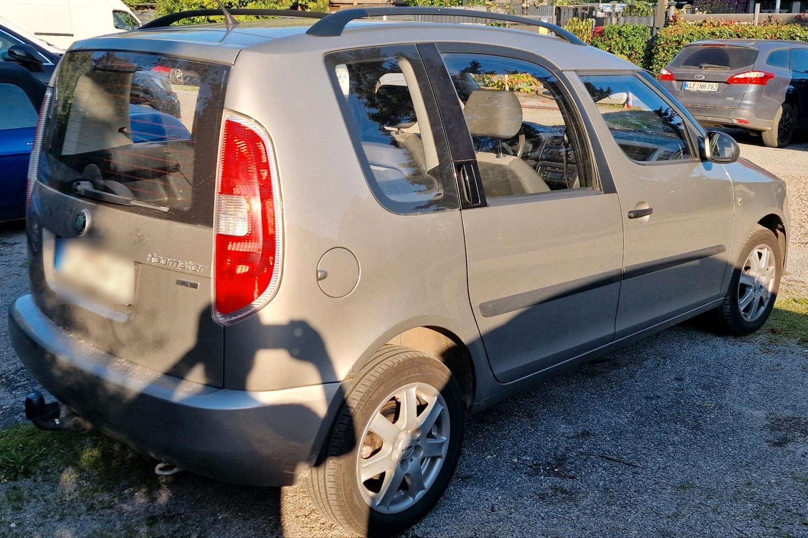 Skoda Roomster 2011 — interior