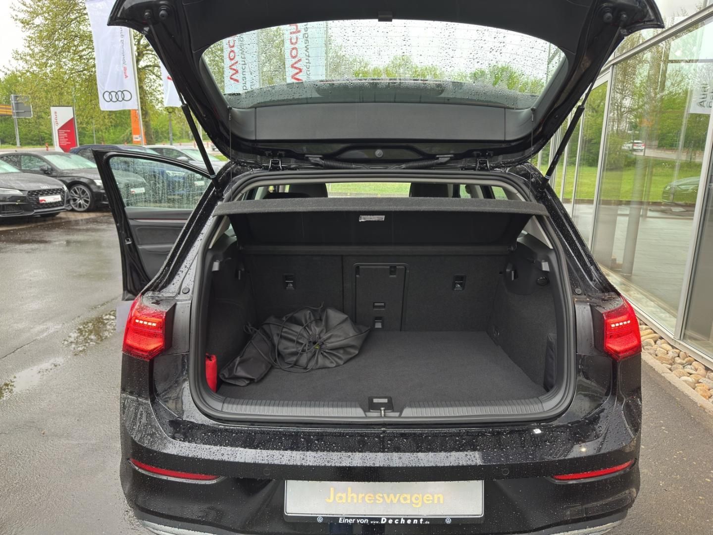 Fahrzeugabbildung Volkswagen Golf Style Style 1.4 eHybrid DSG,IQ-Light,SH,Nav