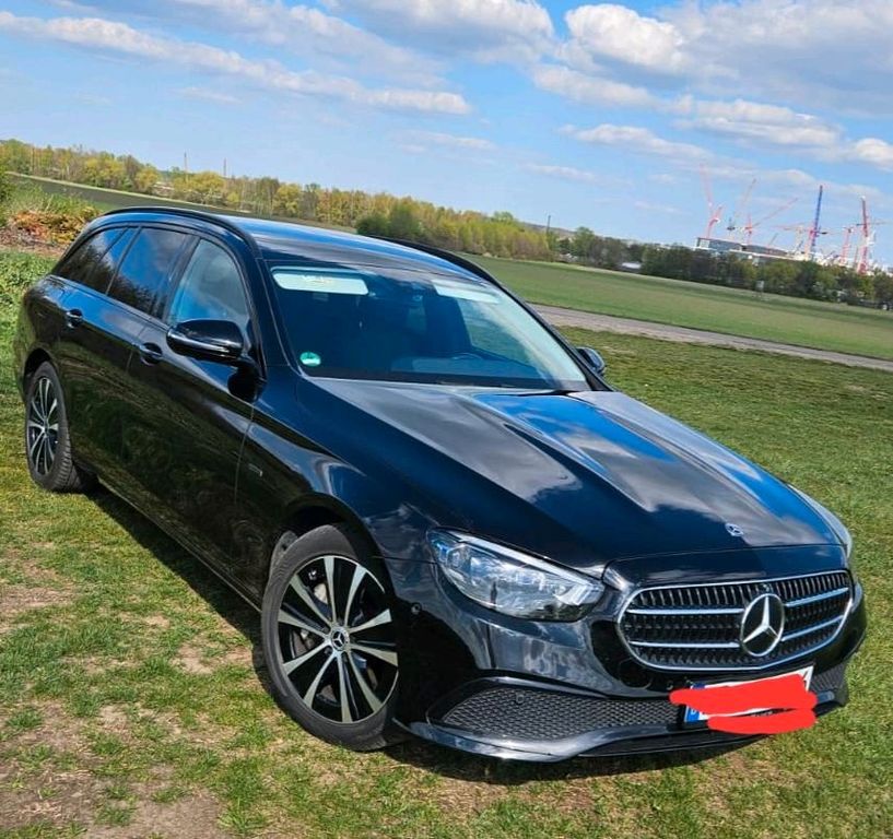 Image of Mercedes-Benz E 300