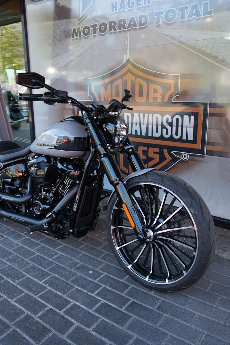 Fahrzeugabbildung Harley-Davidson Softail Breakout 117cui MY 2024 CUSTOMBIKE