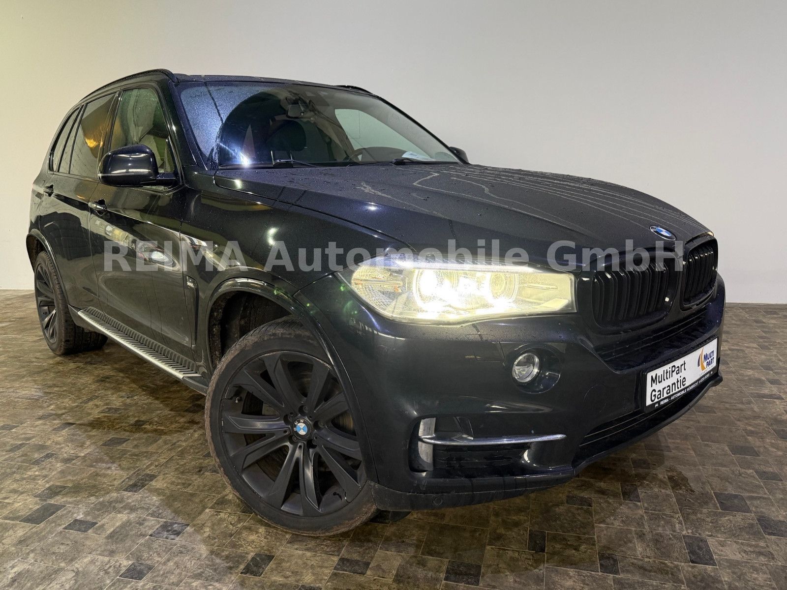 Fahrzeugabbildung BMW X5 xDrive 30 d , M-Sportpaket, Pano, ACC