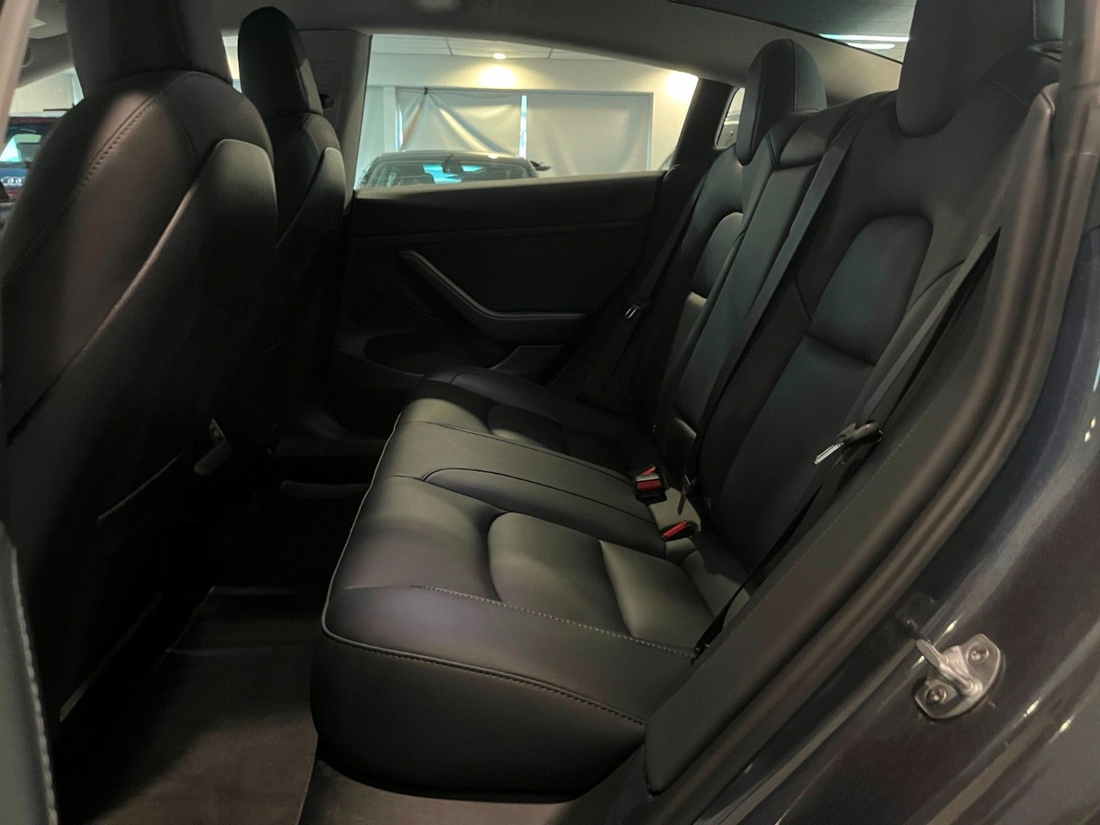 Tesla Model 3 Performance. kaufe auch Teslas an foto 9