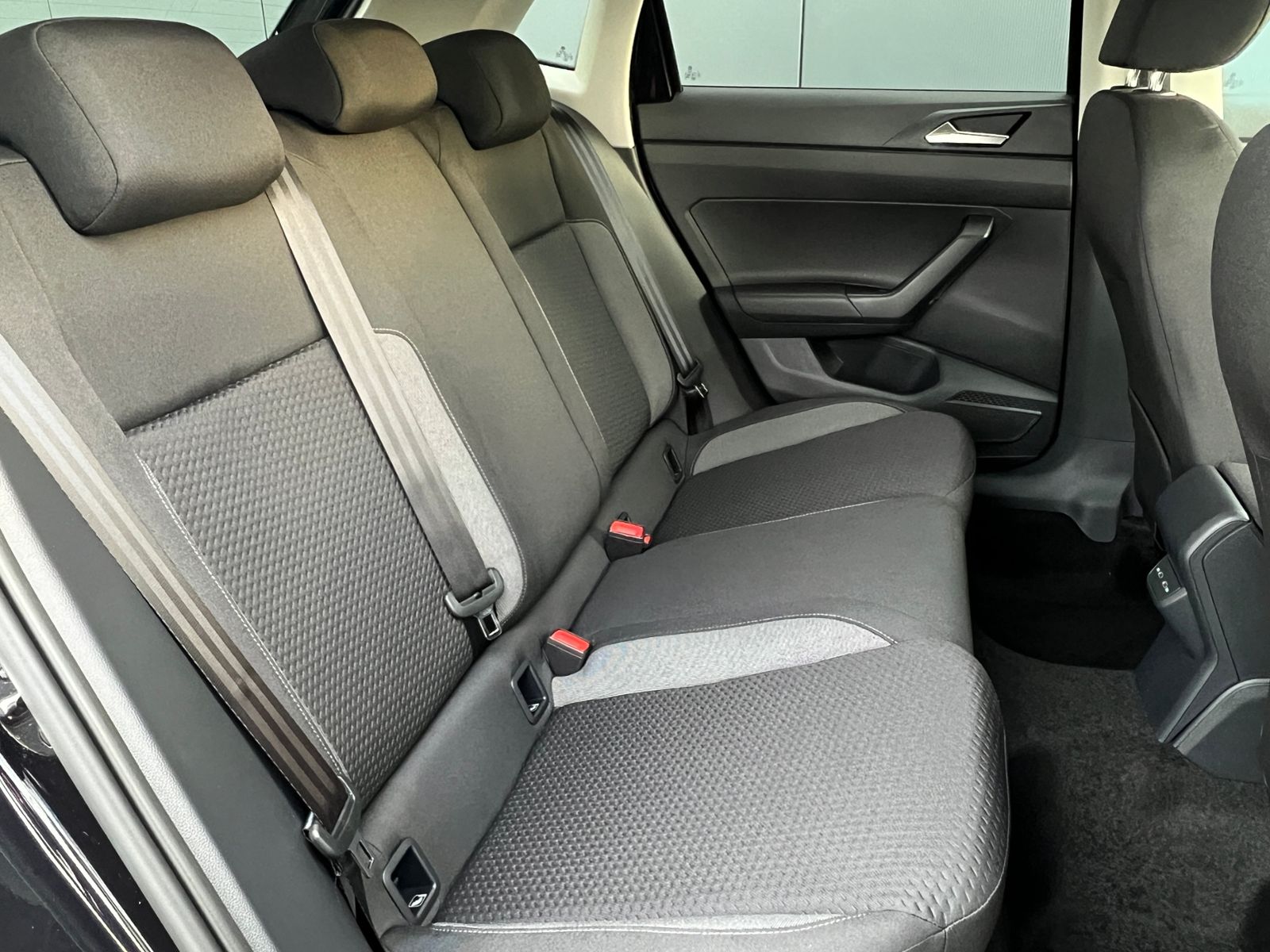 Fahrzeugabbildung Volkswagen Polo Life 1.0 TSI DSG *LED, Klima, App-Connect,