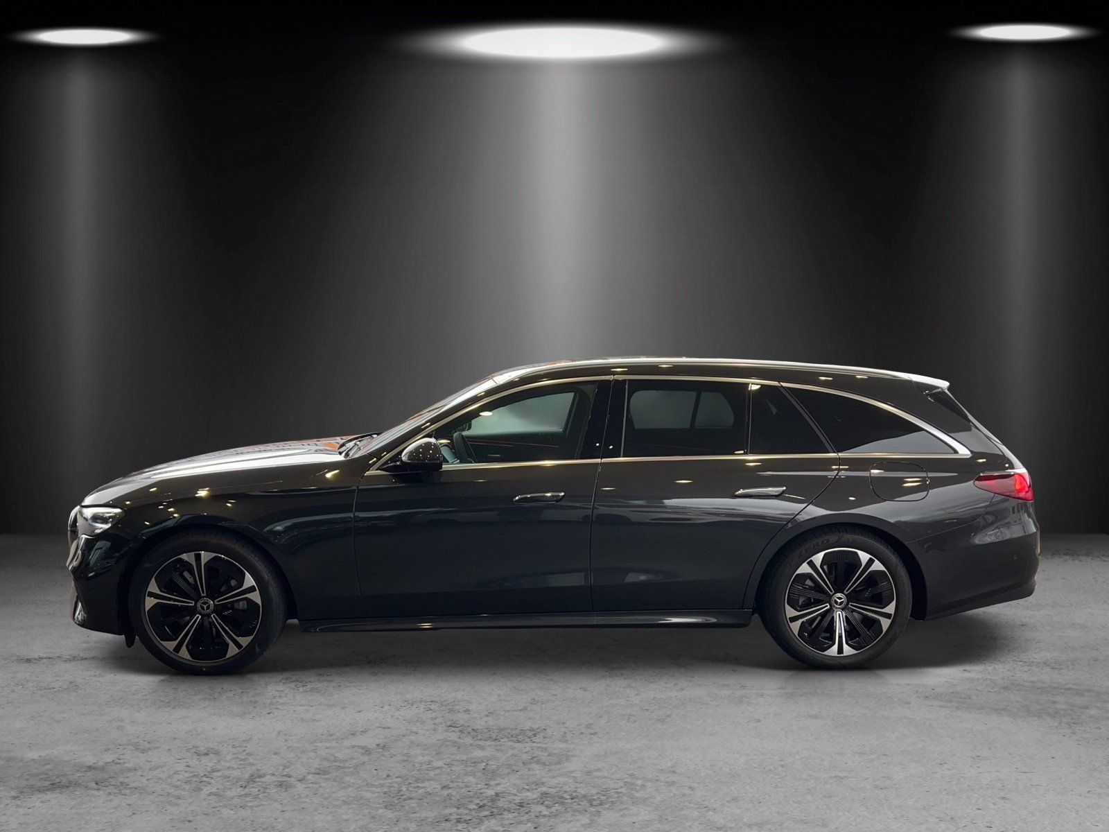 Fahrzeugabbildung Mercedes-Benz E 300 e T-Modell AVANTGARDE AHK Lenkradhzg LED