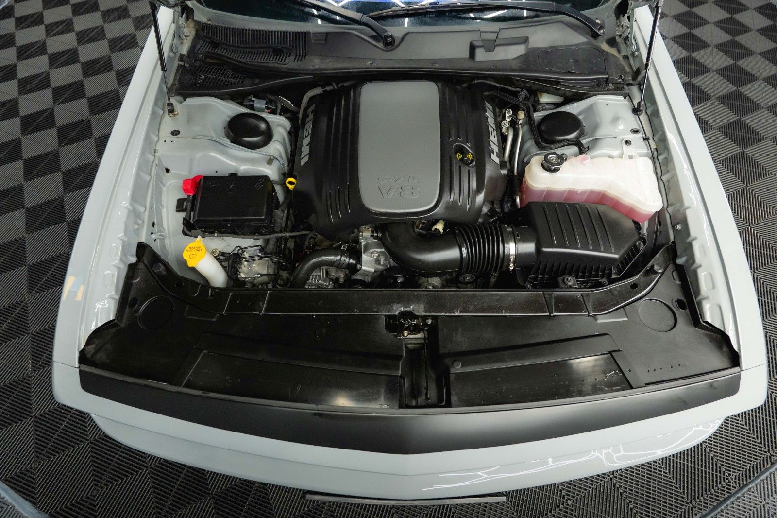 Fahrzeugabbildung Dodge Challenger 5.7 V8 R/T SRT Style Performance*LED*