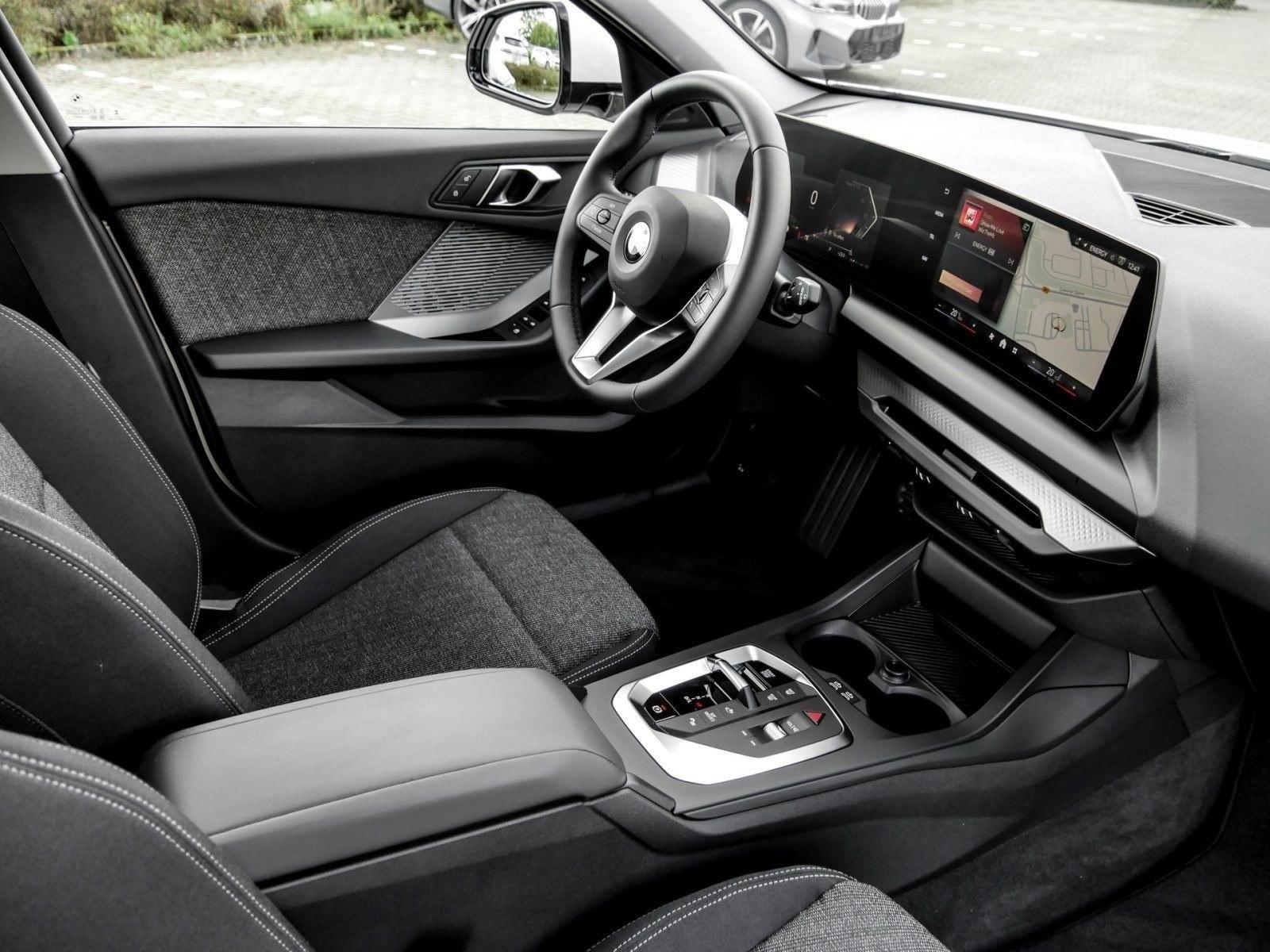 BMW 120 RFK NAVI LED PDC V+H DAB Parkass. Tempomat