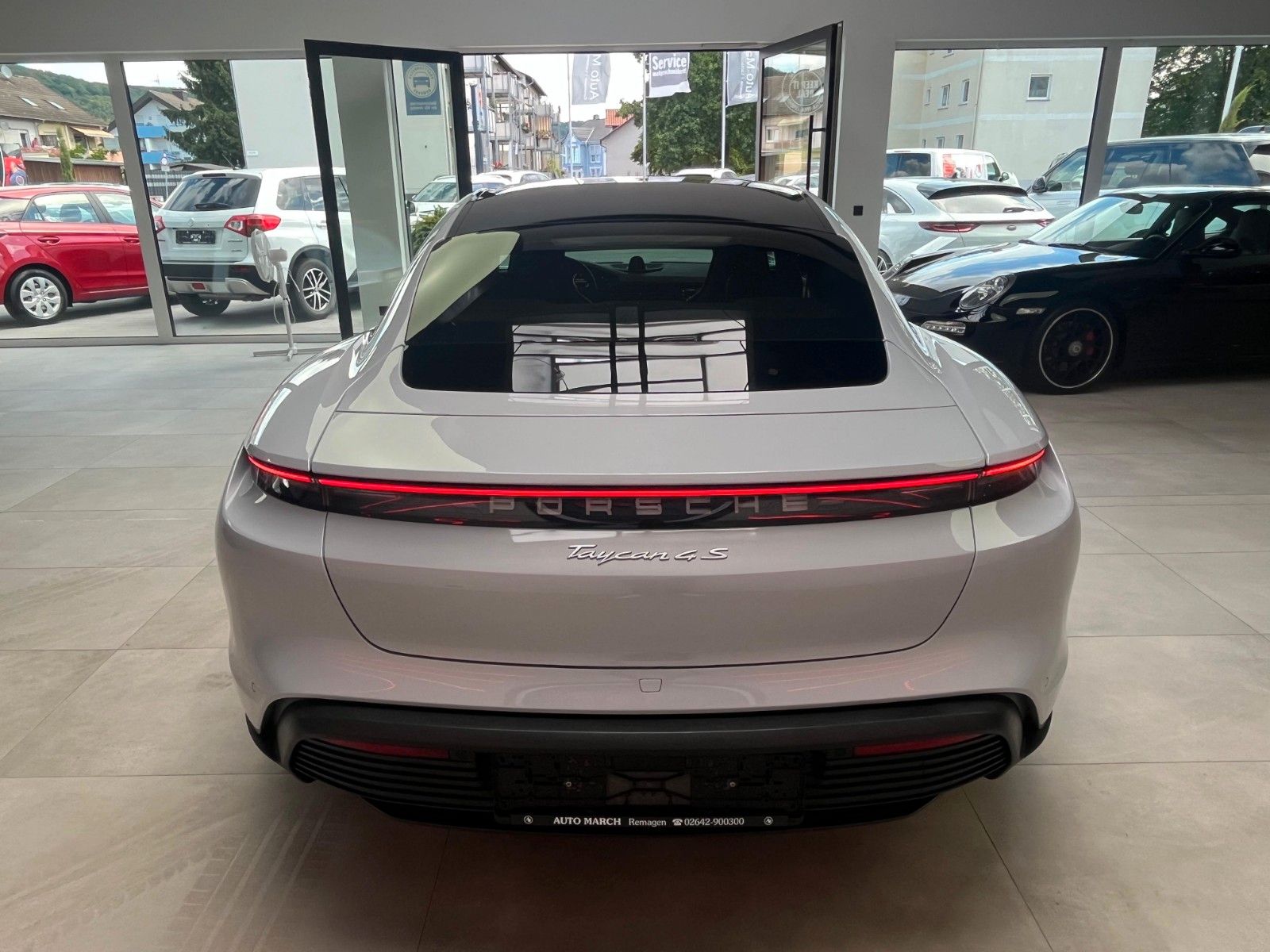 Fahrzeugabbildung Porsche Taycan 4S Plus*Chrono*Apprvd.*Pano*360°*HUD*Bose