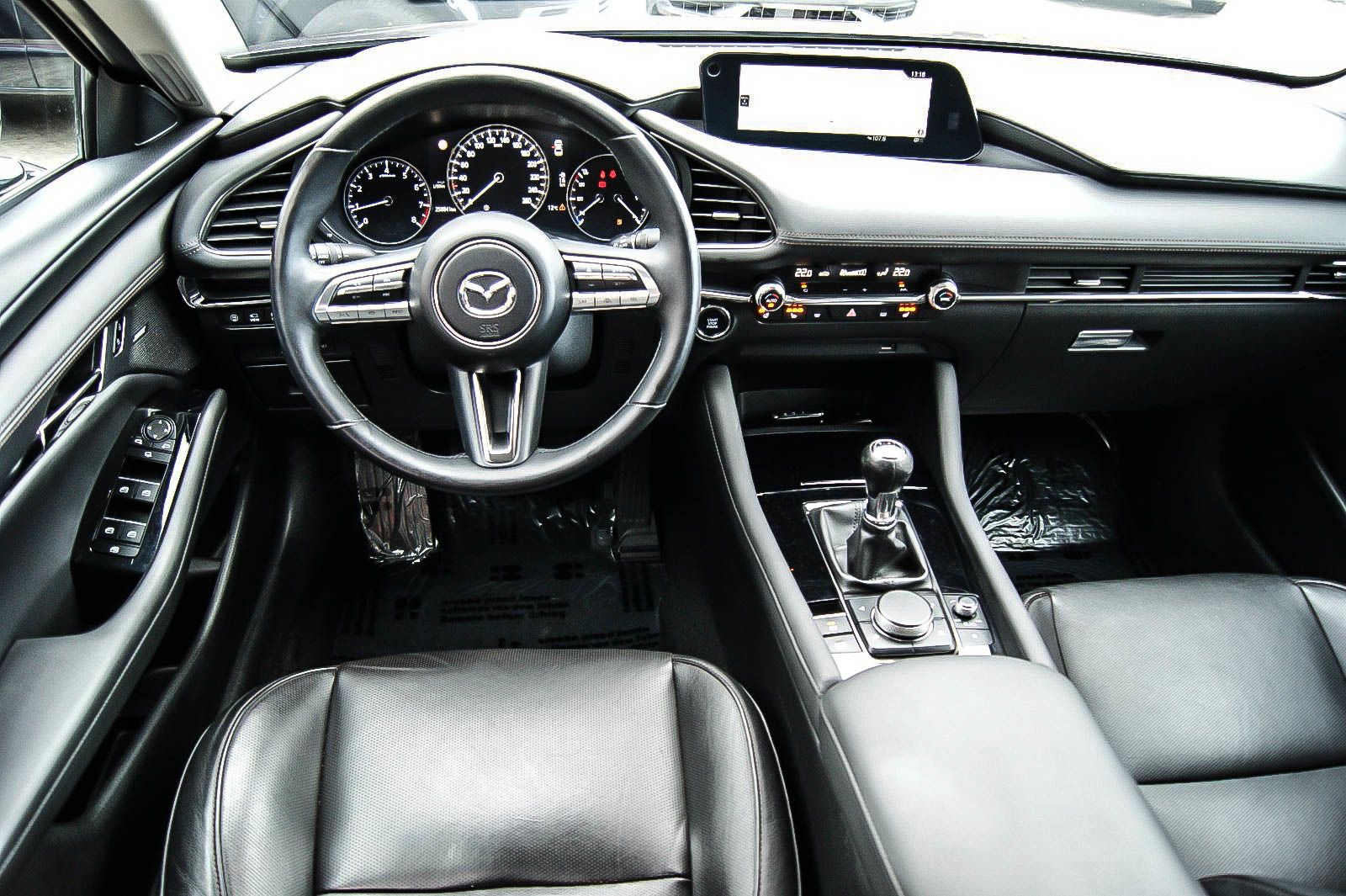 Fahrzeugabbildung Mazda 3 Limousine 2.0 HEADUP LEDER BOSE MATRIX 1.HAND