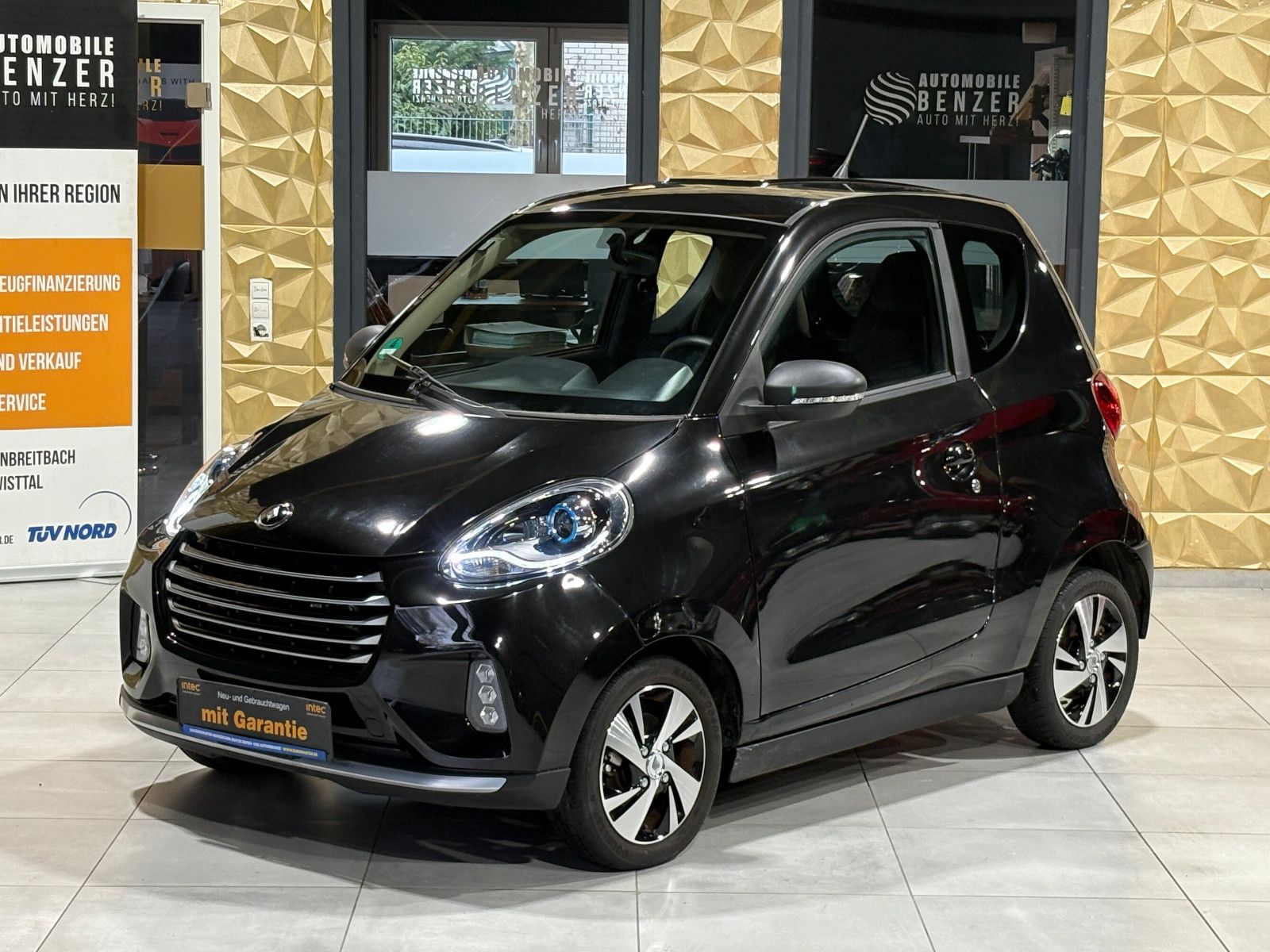 Fahrzeugabbildung Elaris PIO/KAMERA/APPLE/KLIMA/2-SITZ/AUTOMATIK