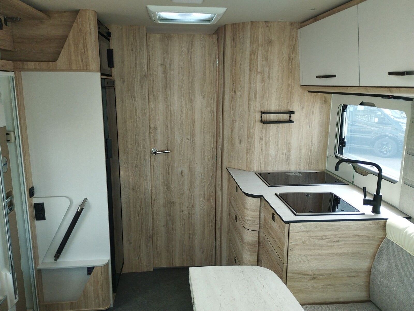 Fahrzeugabbildung Eura Mobil Integra Line IL 720 QF MondialMarkise8-Gang Aut.