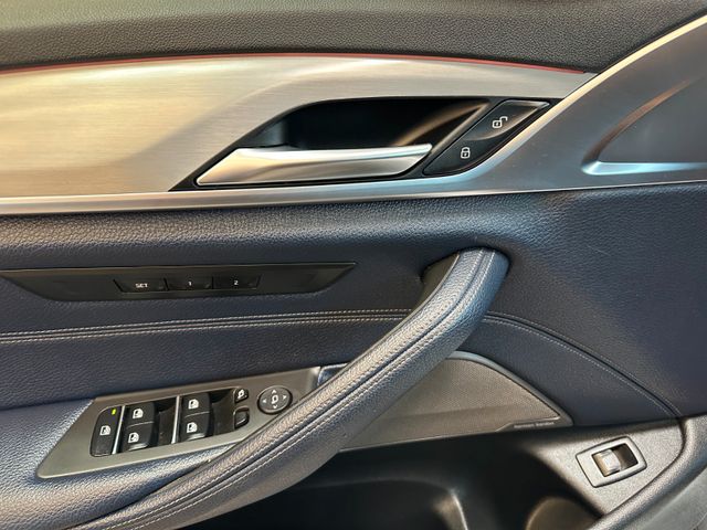 BMW 530 d xDrive Sport Line *LED*Pano*