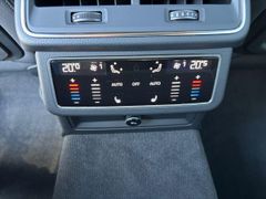 Fahrzeugabbildung Audi A6 Avant 40TDI quattr S LINE AHK 360 VIRTUAL B&O