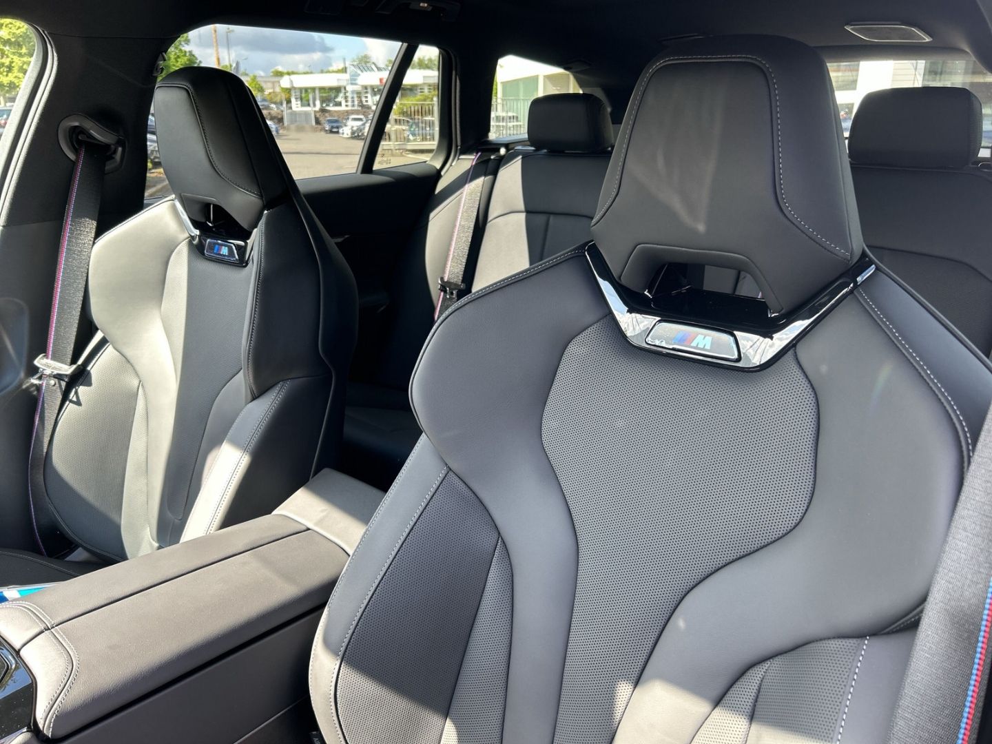 Fahrzeugabbildung BMW 530 e Touring M Sport Pro Park-Assistent Plus 20