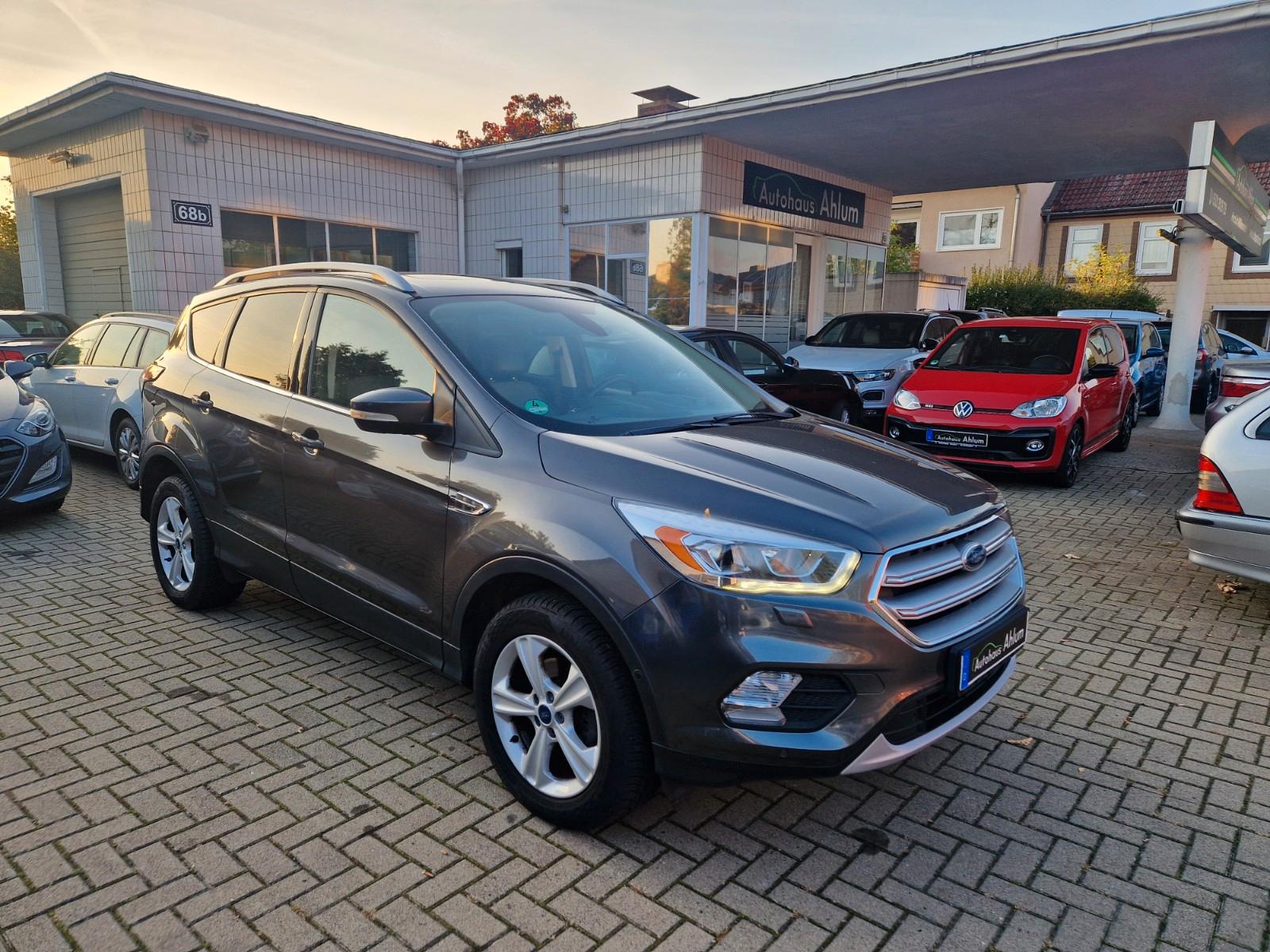 Ford Kuga Titanium Pano. AHK Klima Kamera 8-Fach