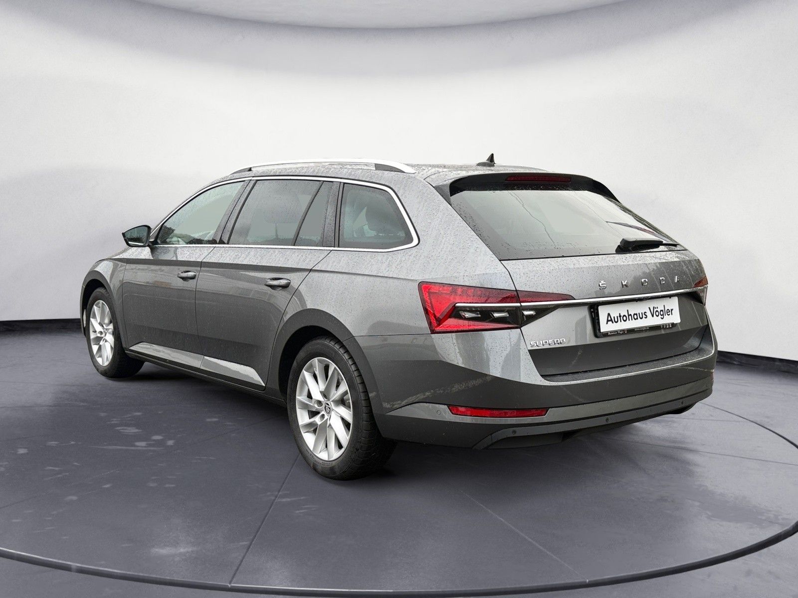 Superb Combi 2,0 TDI DSG Style Matrix Kamera ACC