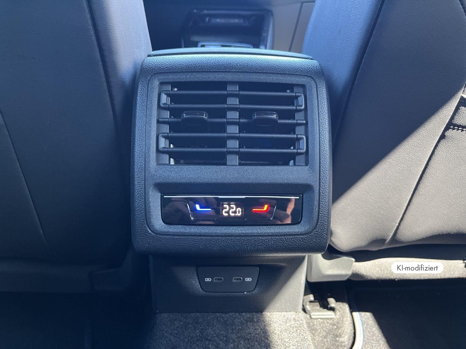 Volkswagen Golf VIII R 2.0 TSI MATRIX BLACKSTYLE AKRAPOVIC, миниатюра 16