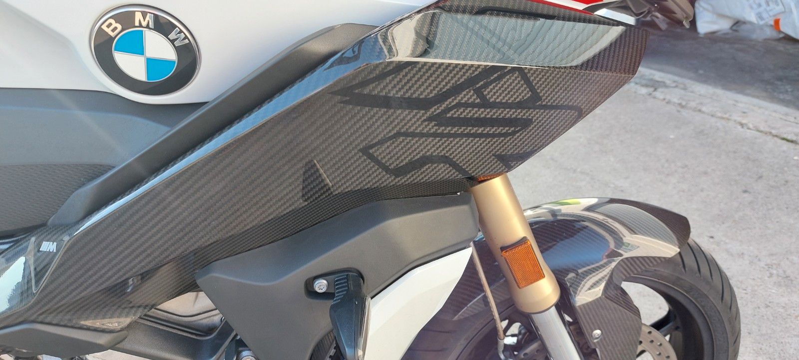 Fahrzeugabbildung BMW S 1000 XR M-Paket/ Carbonpaket Schmiederäder