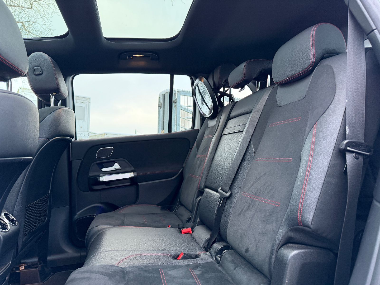 Fahrzeugabbildung Mercedes-Benz GLB 250 AMG 4Matic*PANO*MEMO*MULTIBEAM*360°KAM