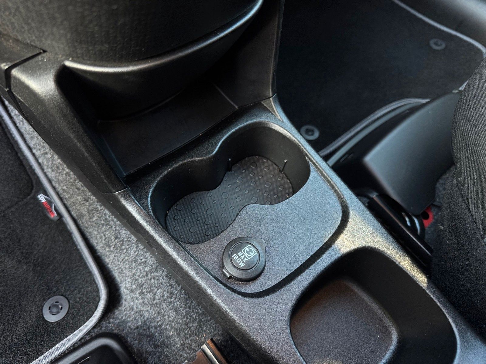 Fahrzeugabbildung Fiat Panda Easy Parksensoren Radio Klima