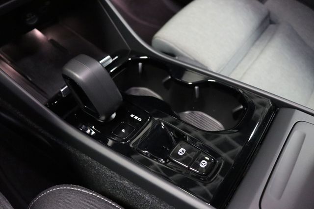 Fahrzeugabbildung Volvo XC 40 XC40 Plus Dark AWD|H/K|AHK|LED|KAMERA|