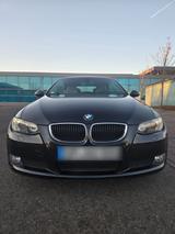 BMW 320i  2008 - BMW 320 aus 2008: 320i
