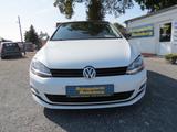Volkswagen Golf Highline BMT 2.Hd. 17Zoll   Alcantara   SHZ - Cars in Halle: Kleinwagen
