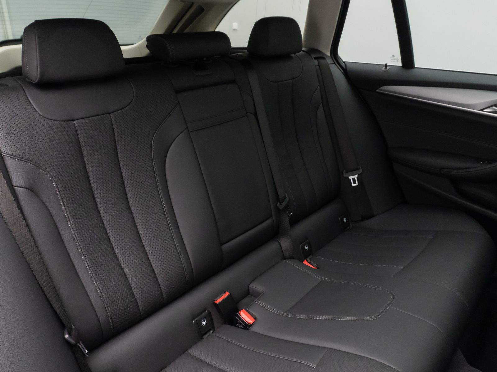 Fahrzeugabbildung BMW 530e xD Panorama 360°HUD DAB Leder Alarm 18Zoll