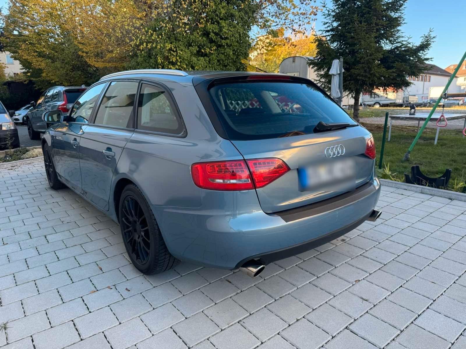 Audi A4 2009 — photo 11