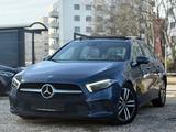 Mercedes-Benz A 180 d     PANO/MEMORY/MULTIBEAM/KAMERA/ - : Blau, Sitzheizung, mit Klimaanlage