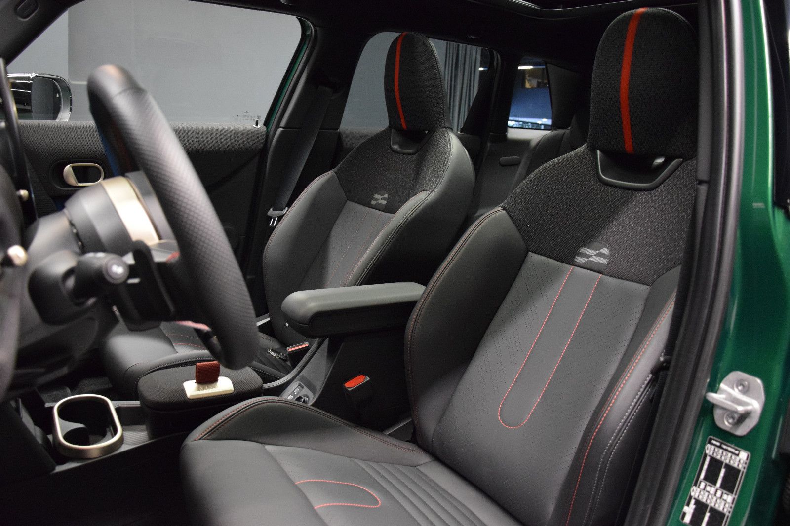 Fahrzeugabbildung MINI Cooper S John Cooper Works Trim 5-Türen Pano HuD