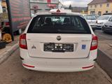 Skoda Octavia Combi 1.6-BEHINDERTEN/KLIMA/Tüv NEU- - gebrauchte Skoda Octavia aus dem Jahr 2009