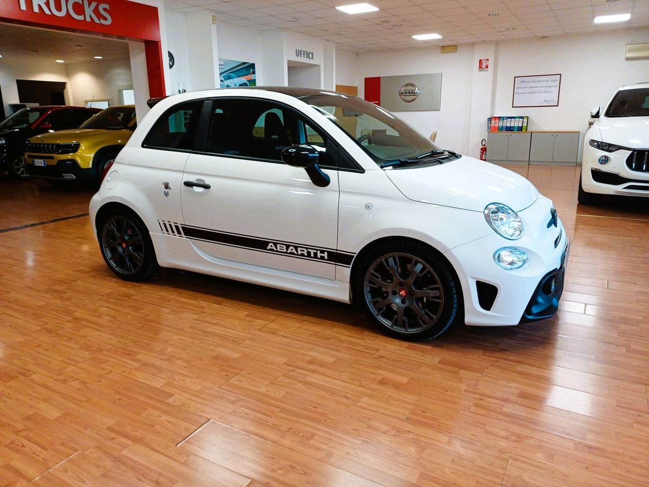 Abarth 595 COMPETIZIONE SABELT imagem 3