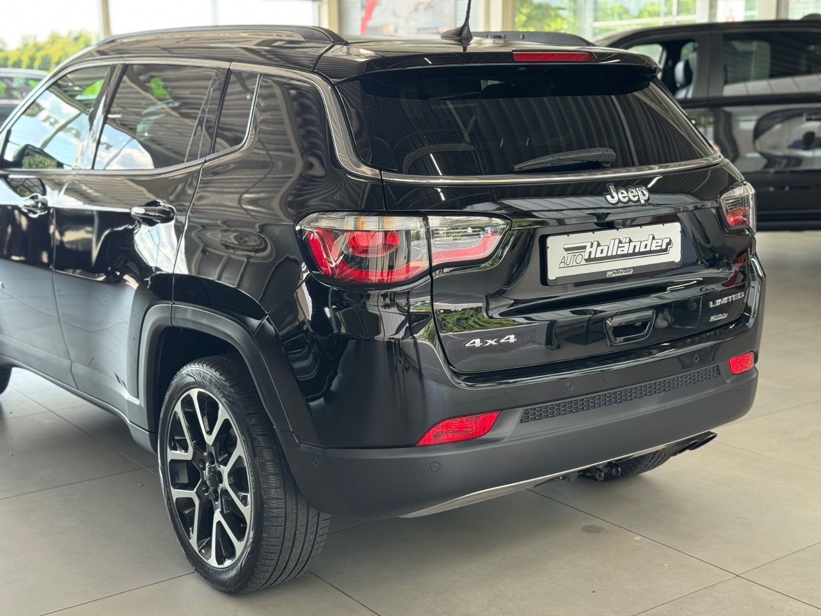 Fahrzeugabbildung Jeep Compass 1.4 T Limited 4WD "AHK GJR Luxus-Paket "