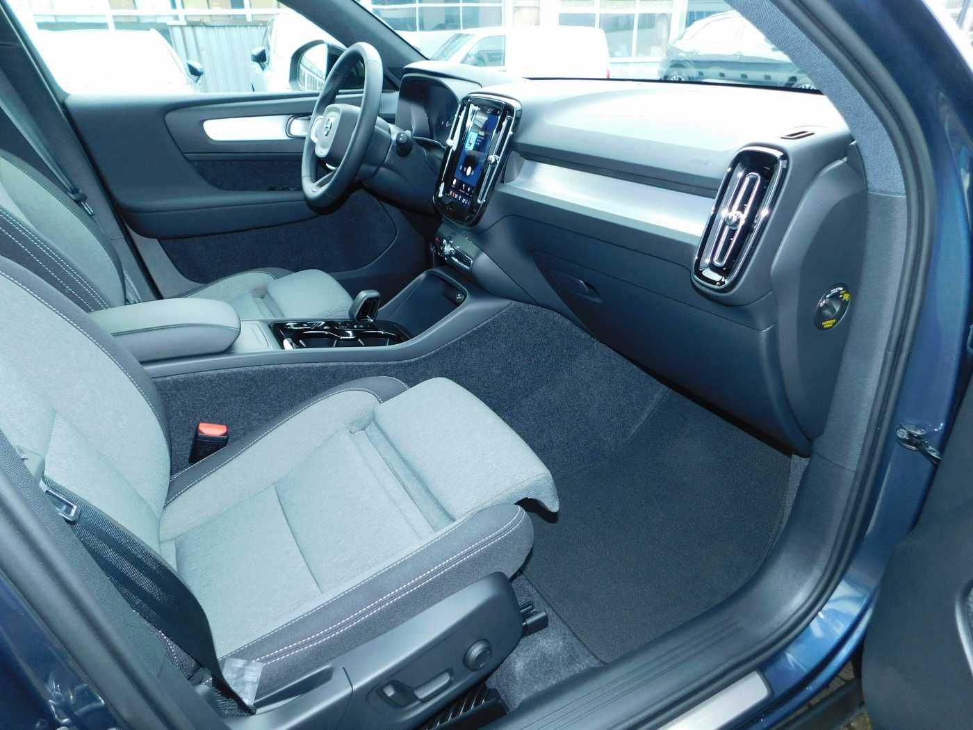 Fahrzeugabbildung Volvo XC40 B4 Plus Black Edition