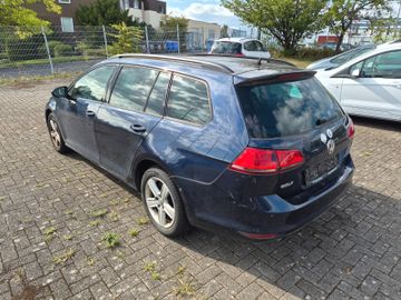 Volkswagen Golf - 4