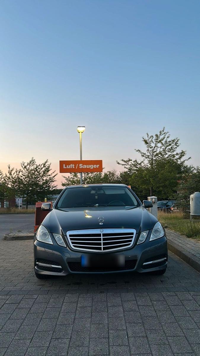 Mercedes-Benz E 200