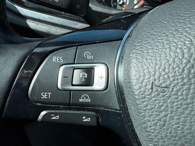 Fahrzeugabbildung Volkswagen Polo VI IQ.DRIVE >Navi/Sitzheiz/Einparkhilfe/ACC