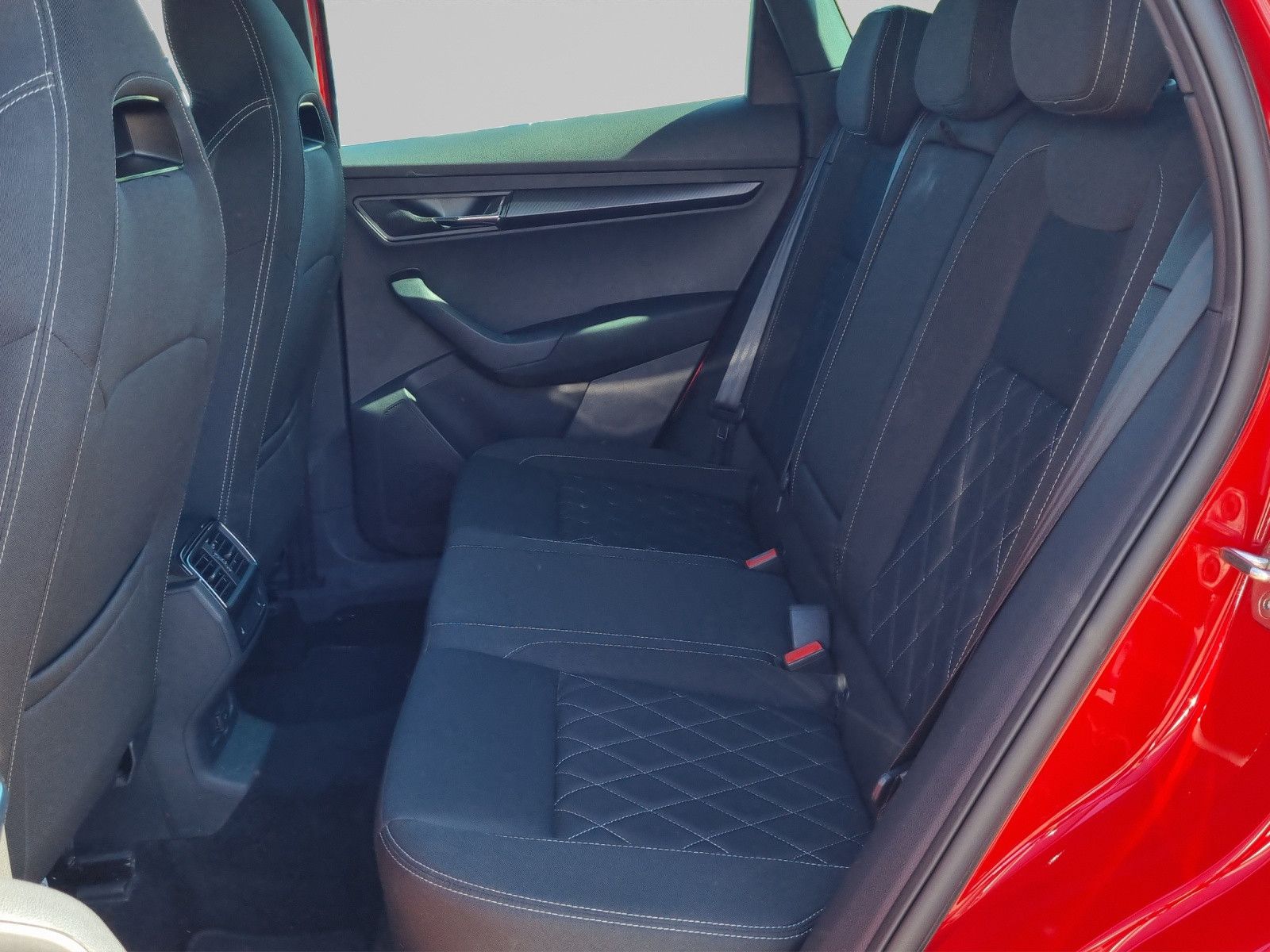 Fahrzeugabbildung SKODA Karoq Sportline 4x4 2,0 TSI DSG Navi ACC AHK PDC