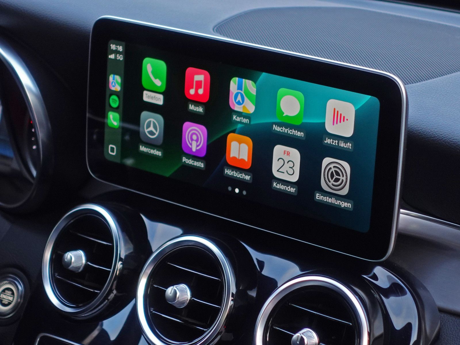 Fahrzeugabbildung Mercedes-Benz C 220d T 4MATIC 9G-T AMG Line Assist CarPlay RFK