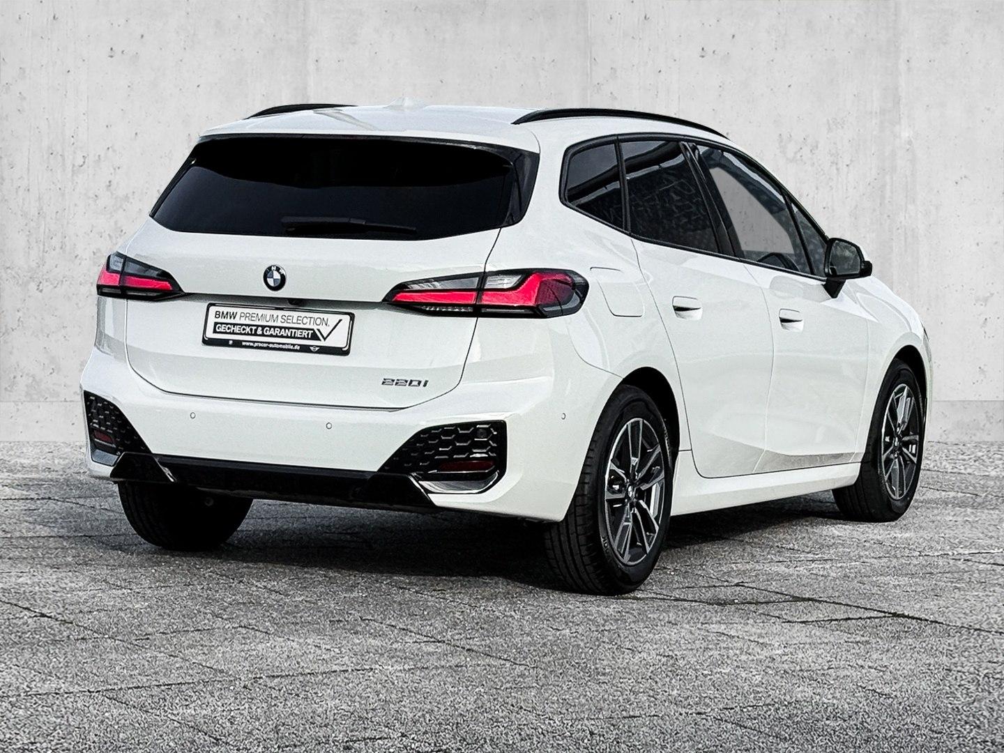 BMW 220i Active Tourer M Sport HUD PANO ACC AHK RFK