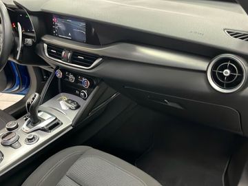 Alfa-Romeo Stelvio - 10