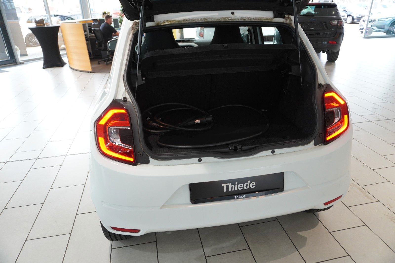 Fahrzeugabbildung Renault Twingo Equilibre Electric 22KWH NAVI/LED/DAB+