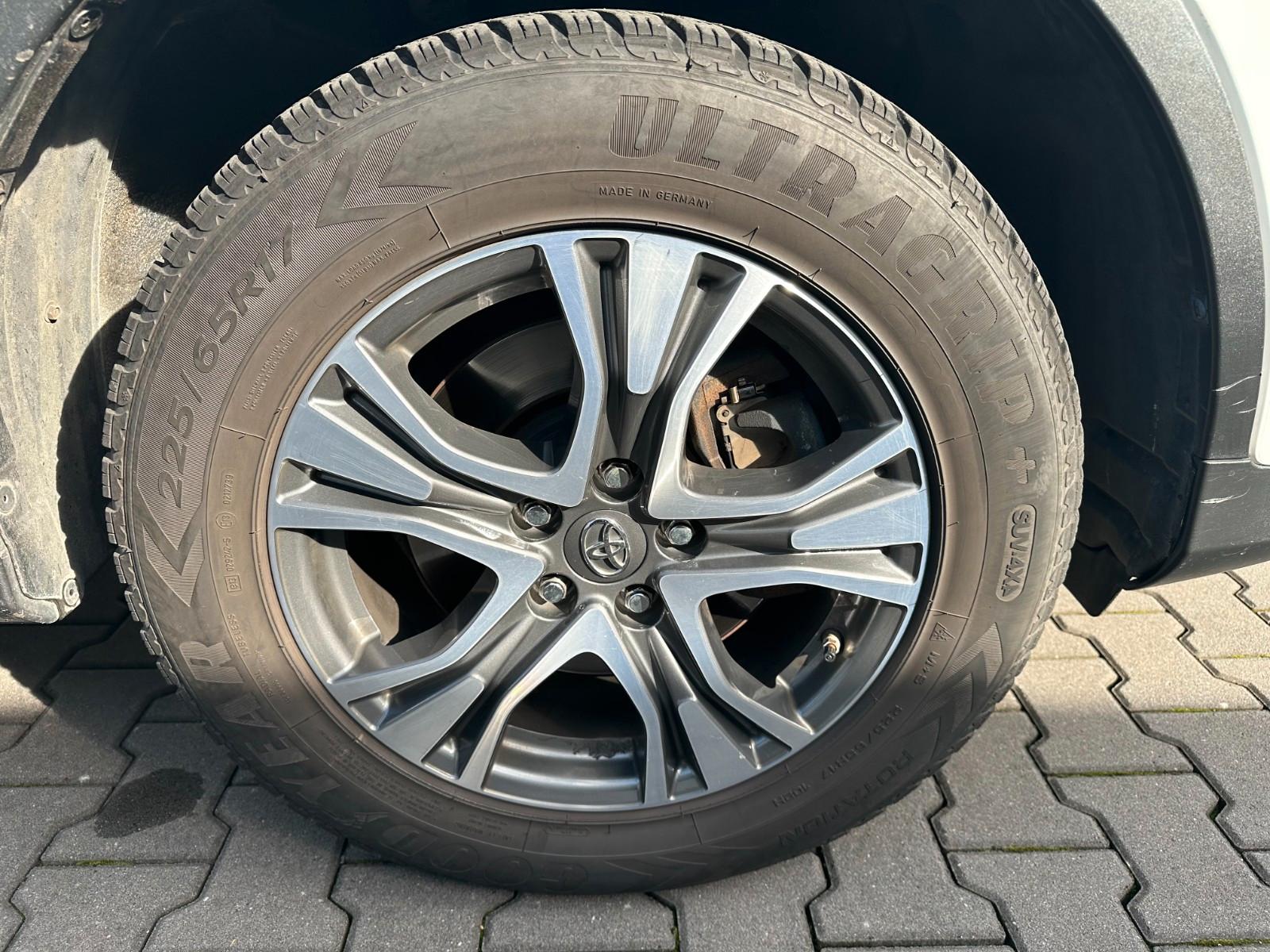 TOYOTA RAV4 - 2.0D -  4X4 - ATTELAGE - 124 CV -BVM