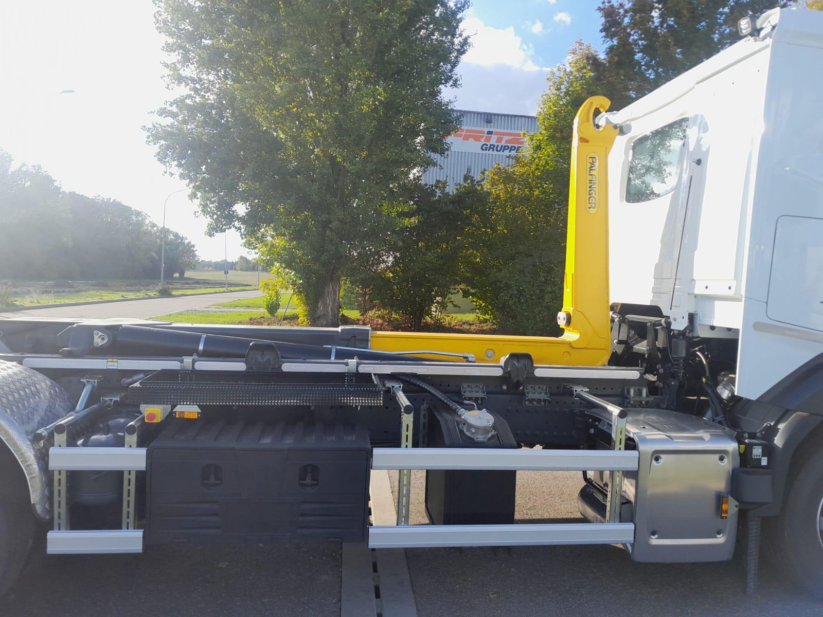 Fahrzeugabbildung DAF FAN XF 480 NGD Abrollkipper PHT 20 Palfinger